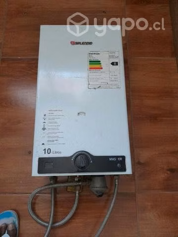 Calefón y cocina con pedestal
