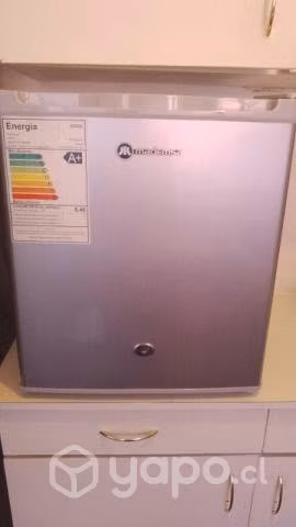 frigobar y termo eléctrico