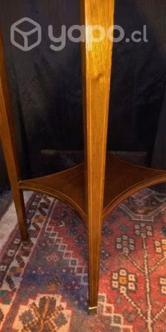 Fina antigua mesa lateral oval Francesa
