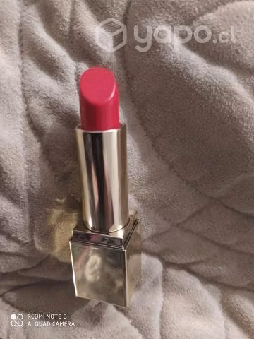 Lindo labial marca Estée Lauder nuevo