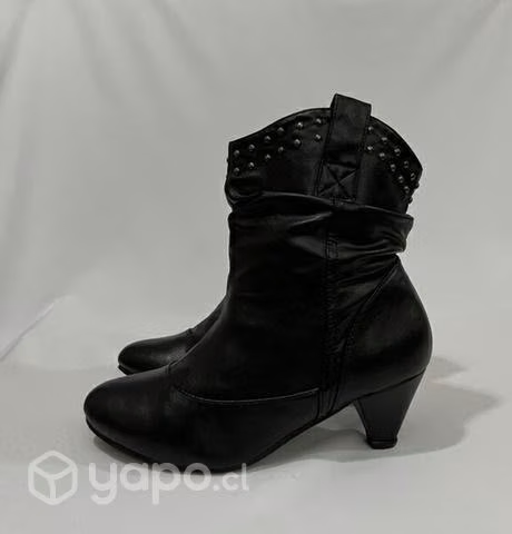 Botín 100% Sintético Tachas Marca Index N*38 Negro