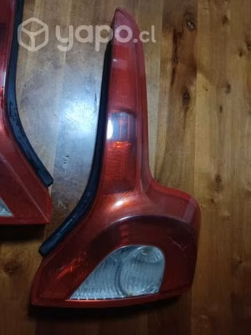Focos Volvo C30 pequeño daño operativo 100