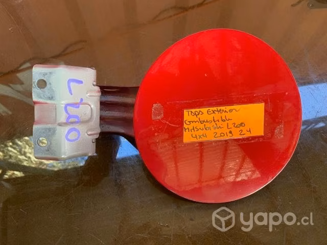 Tapa exterior combustible Mitsubishi L