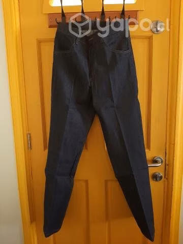 Tenida nueva de mezclilla, talla 44