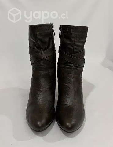 Botín Taco Alto 100% Sintético Marca Tatienne N*39 - Imagen 3