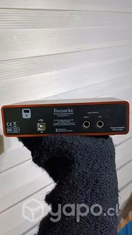 Interfaz focusrite 2i2 2da generación