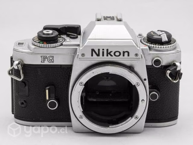 Cámara Nikon FG (solo el cuerpo)