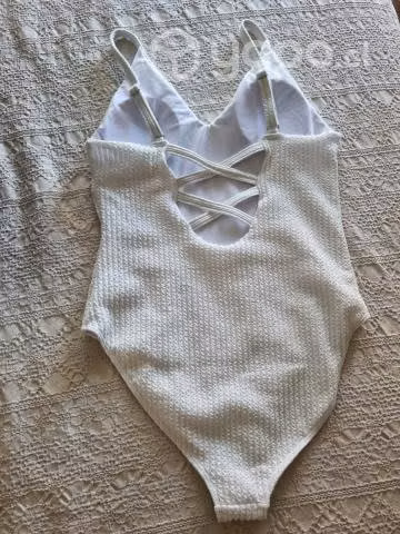 Traje de baño blanco precioso