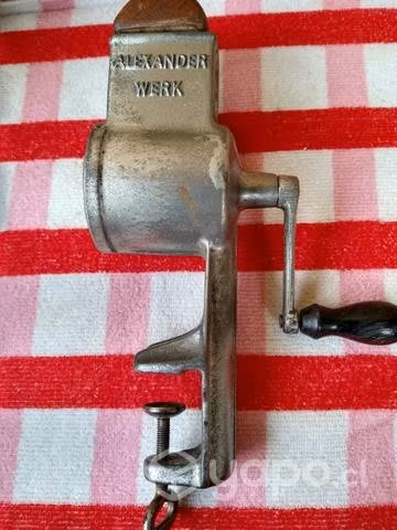 Antiguo molino para direferentes uso café ,granos