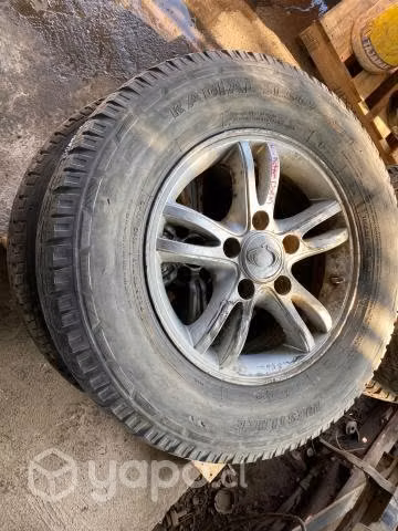 Llanta de aluminio con neum 235/70R16 (105K) Ssang