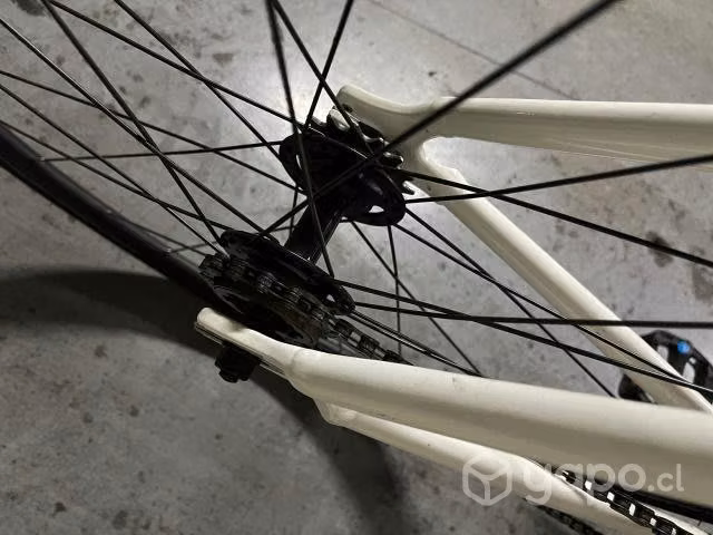 Bicicleta p3 cycles track blanca