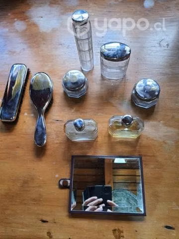 Hermosa meta de cuero con necessaire años 50