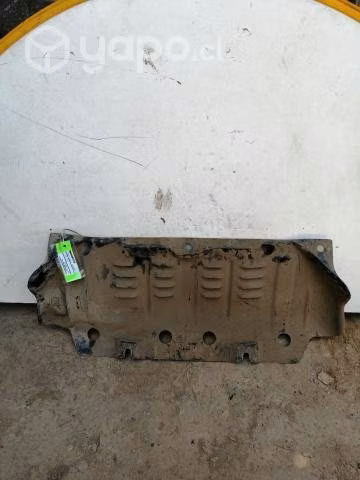 Tapa cubre radiador Mazda BT50 2012