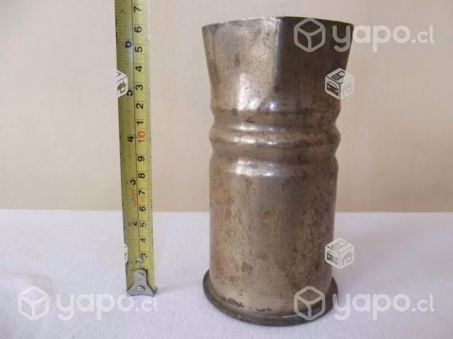 Antiguo Florero De Casquillo En Bronce