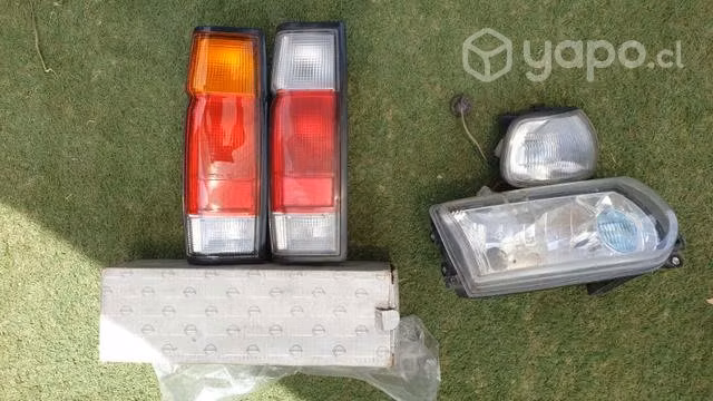 Farol foco trasero y delantero Nissan Terrano