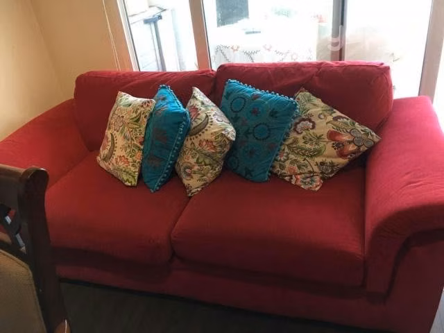Amplio sillón dos cuerpos