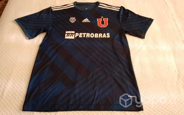 Camisetas y Poleron U de Chile