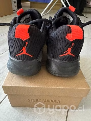 Botas Jordan React Superfly MVP, Talla 9 (42) - Imagen 3