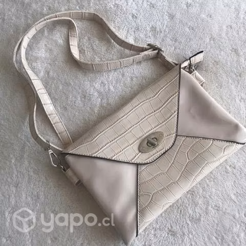 Cartera color crema de sei