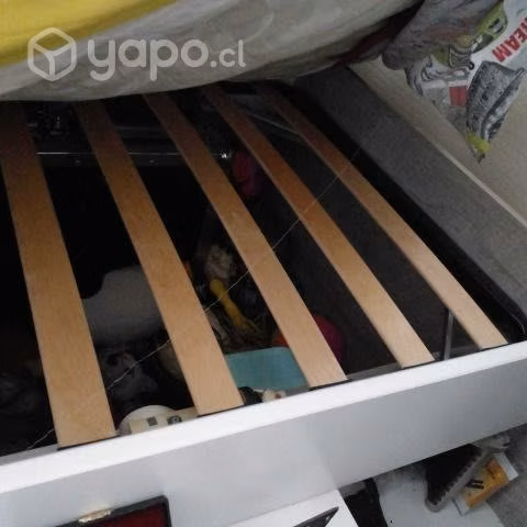 Cama con escritorio y cajonera con colchon