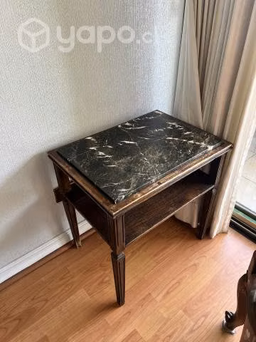 Mesa lateral encina con marmol antigua usada