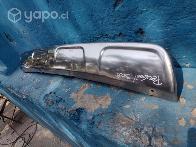 Moldura de parachoque tras Peugeot 3008 2009-2015