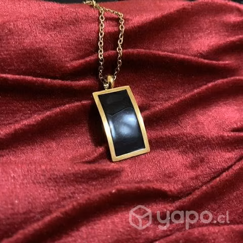 Collares más aritos y cadenas