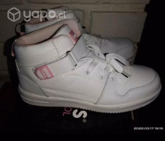 Zapatilla Escolar Cuero niña nro. 38 NUEVAS