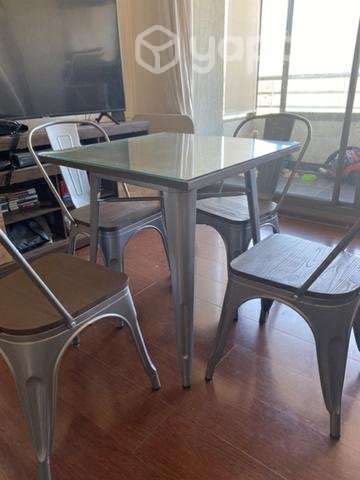 Mesa con 4 sillas - Imagen 4
