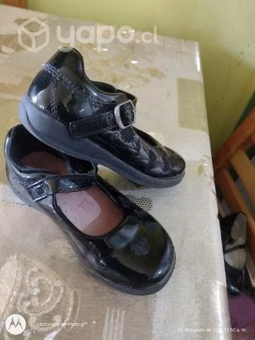 Zapatos charol 30 buen estado