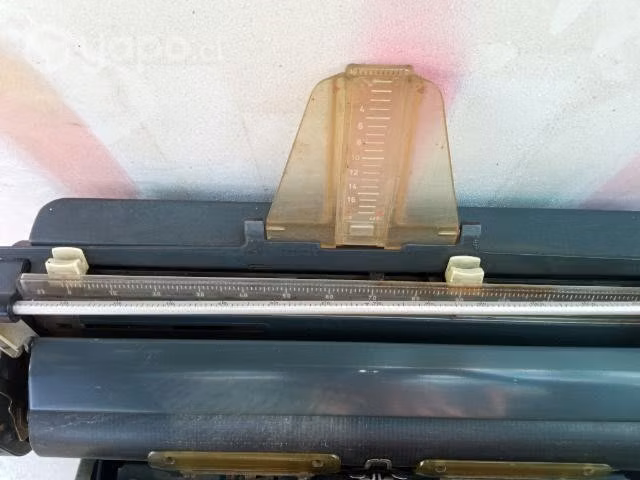 Maquina de escribir marca Olimpia - Imagen 3