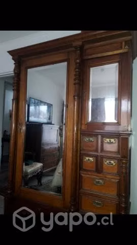 Hermoso Ropero antiguo