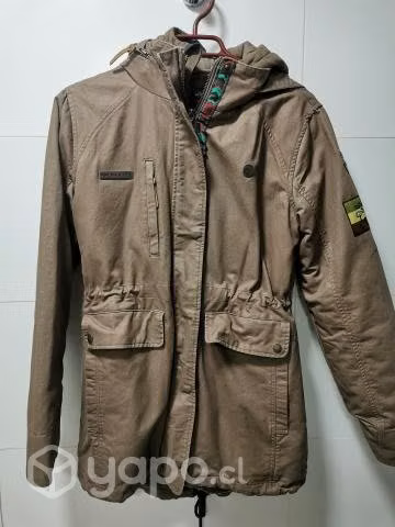 Chaqueta 2 en 1 haka honu