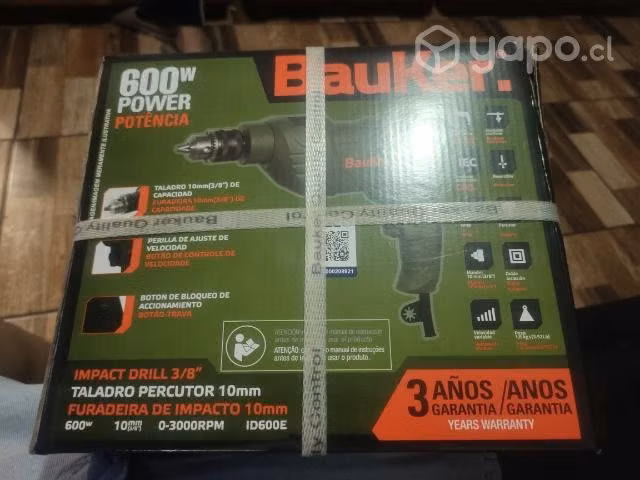 Taladro nuevo de paquete