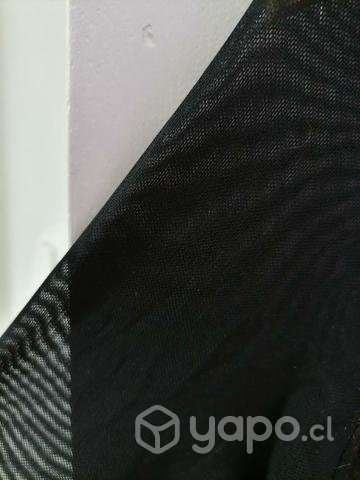 Top negro de malla con estampado floreado. - Imagen 3