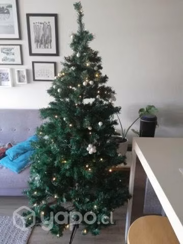 Árbol navideño con luces incluidas