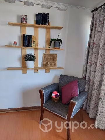 Sillón sitial de madera tapizado - Imagen 2