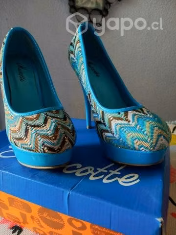 Hermosos tacones de fiesta