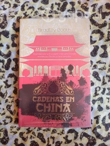 Cadenas en China - Bradley Booth