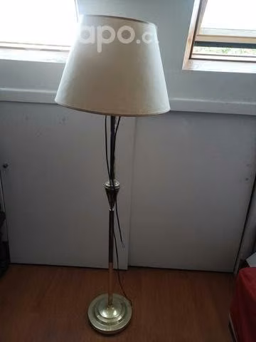 Lámpara de mesa antigua