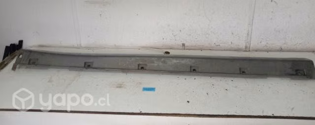 Moldura Exterior Cubre Zócalo (SBA137) Suzuki Bale