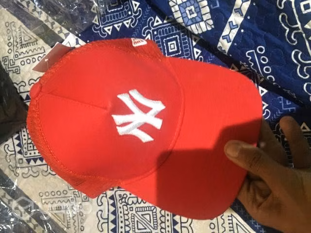 Gorros New era de diferentes colores