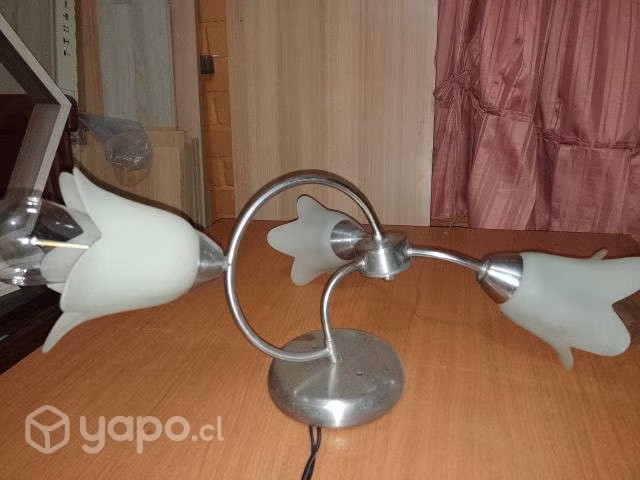 Lámpara de tres focos