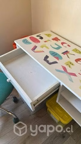 Escritorio con silla y mueble auxiliar o velador - Imagen 6