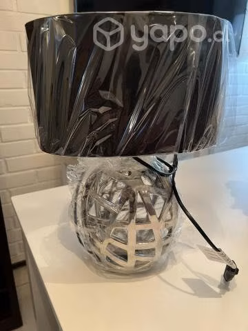 Lampara de mesa NUEVA.