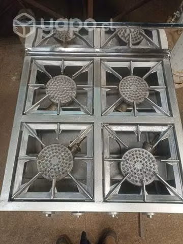 Cocina 4 platos+ horno semi industrial