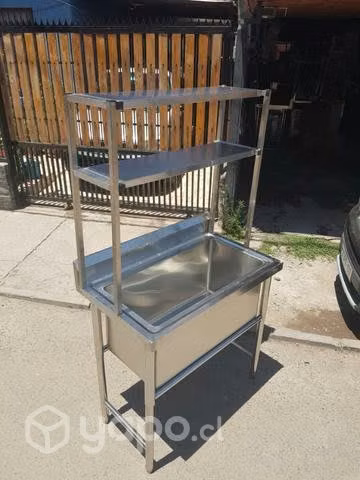 Lavafondo con anaquel