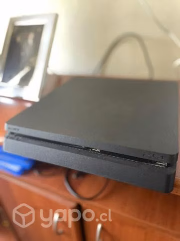 PlayStation 4 Slim + 1 Control + 7 Juegos
