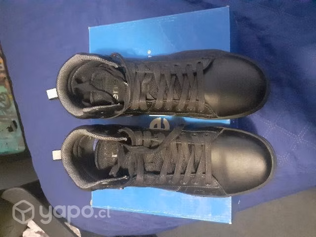 Zapatos Escolares marca TEENER talla 42