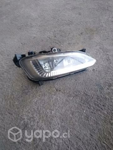 Neblinero Hyundai Santa Fe izquierdo 13 a 18